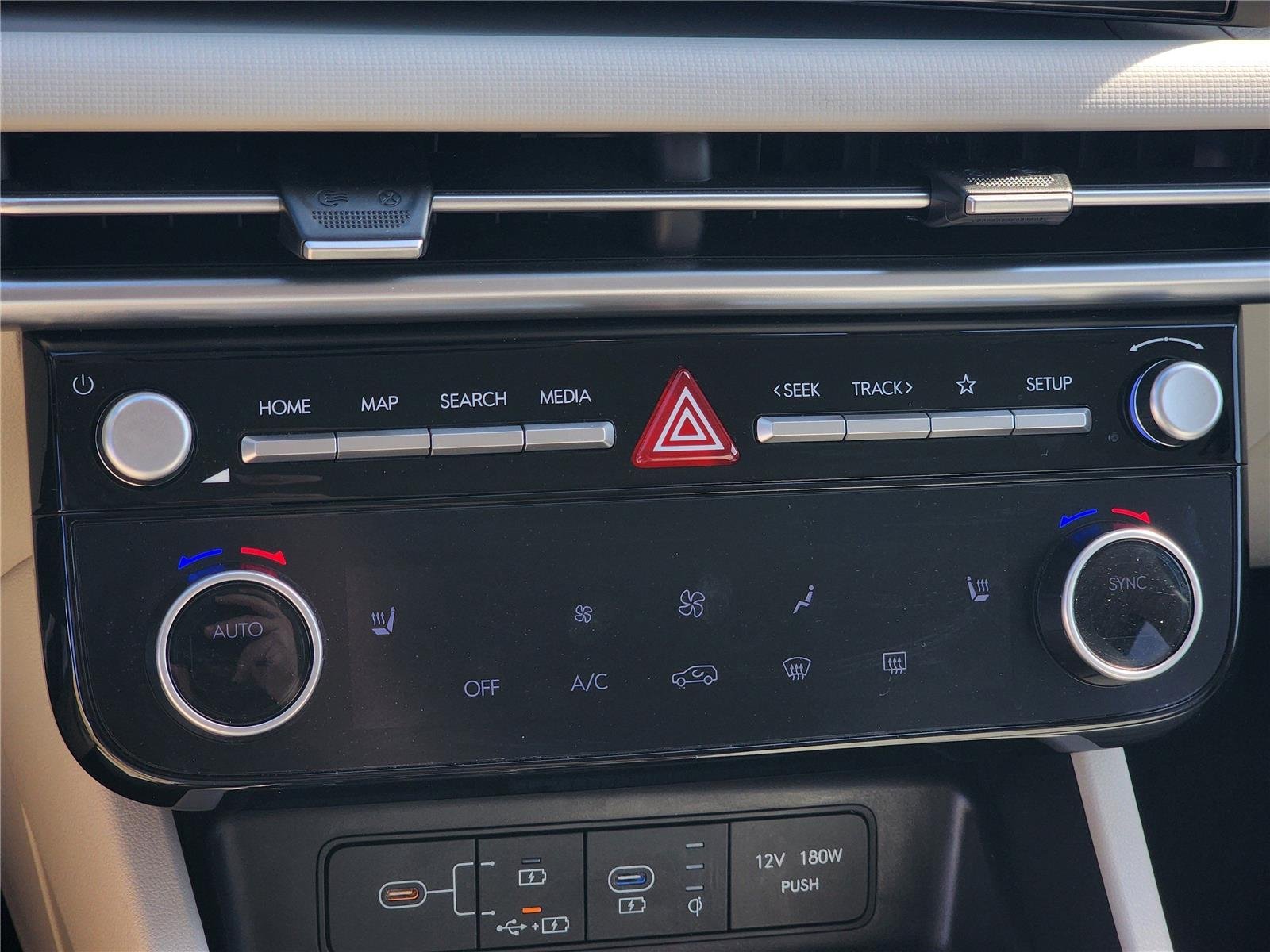 Used 2025 Rockwood Green Hyundai SEL image 15