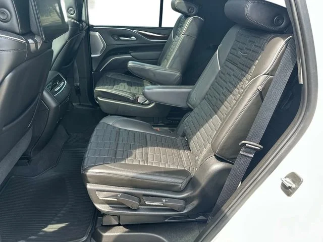 Used 2021 White Cadillac Sport Platinum image 11