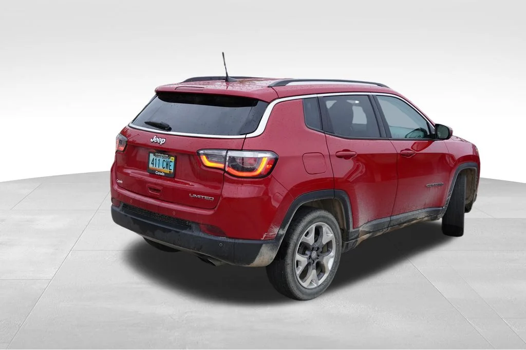 Certified Used 2018 Redline Pearlcoat Jeep Limited image 3