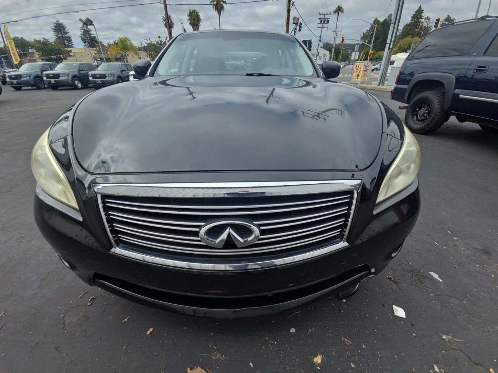 Used 2011 Black Obsidian INFINITI Base image 13