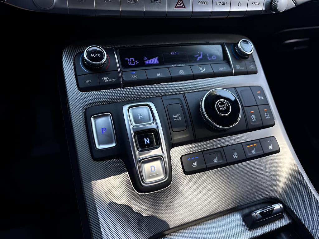 Used 2020 Silver Hyundai Limited image 11