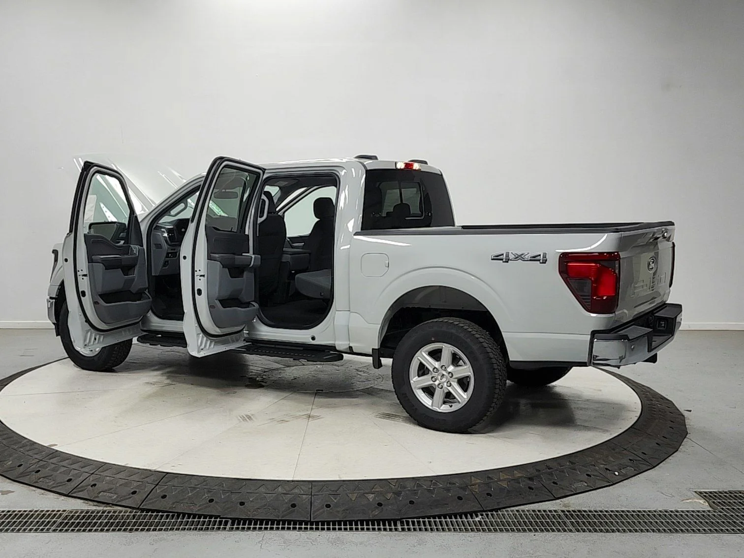 New 2026 White Ford XLT image 13