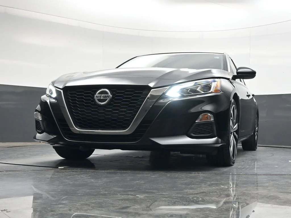 Used 2021 Black Nissan 2.5 SR image 51