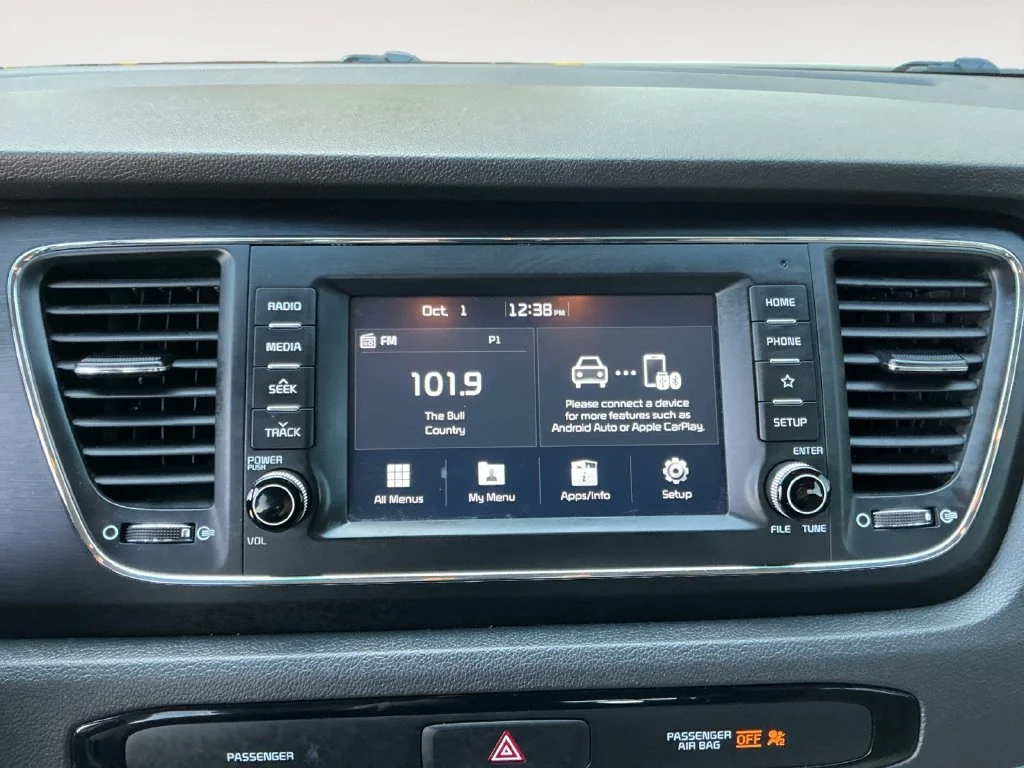 Used 2020 Silver Kia LX image 21