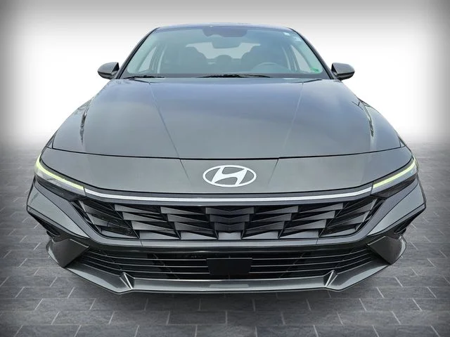 Used 2024 Gray Hyundai SEL image 2