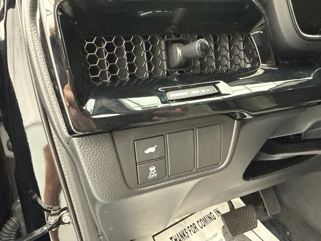 Used 2025 Silver Honda EX-L image 20