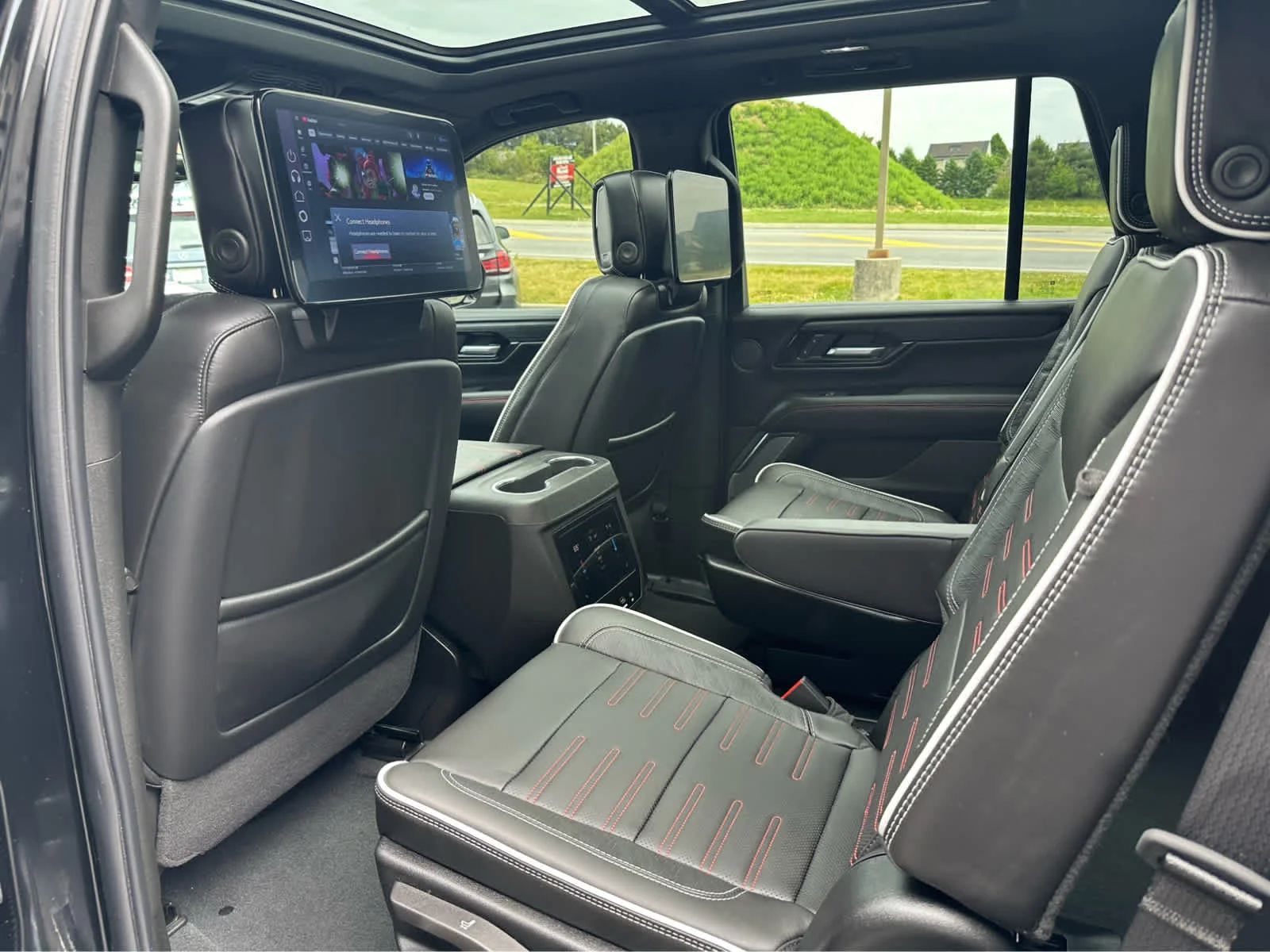 Used 2026 Onyx Black GMC AT4 Ultimate image 12