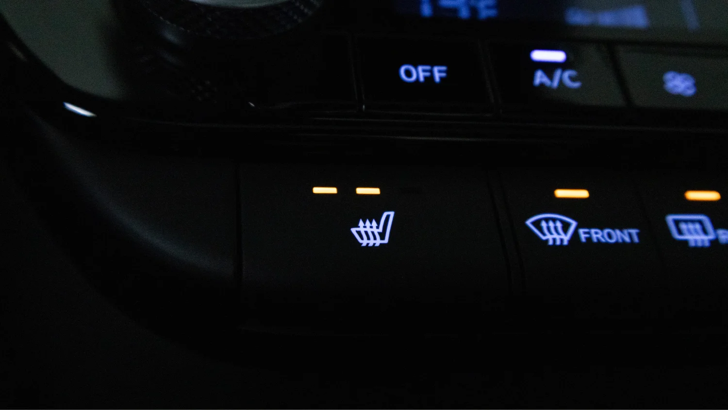 Used 2025 White Hyundai SEL Convenience image 22