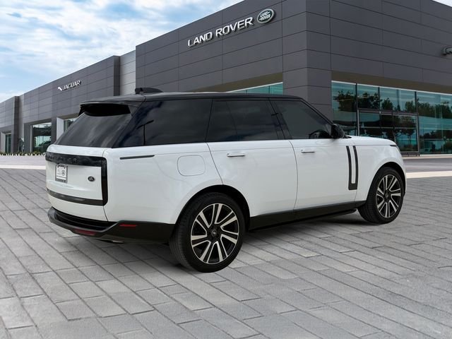 Certified Used 2023 Fuji White Land Rover SE image 5