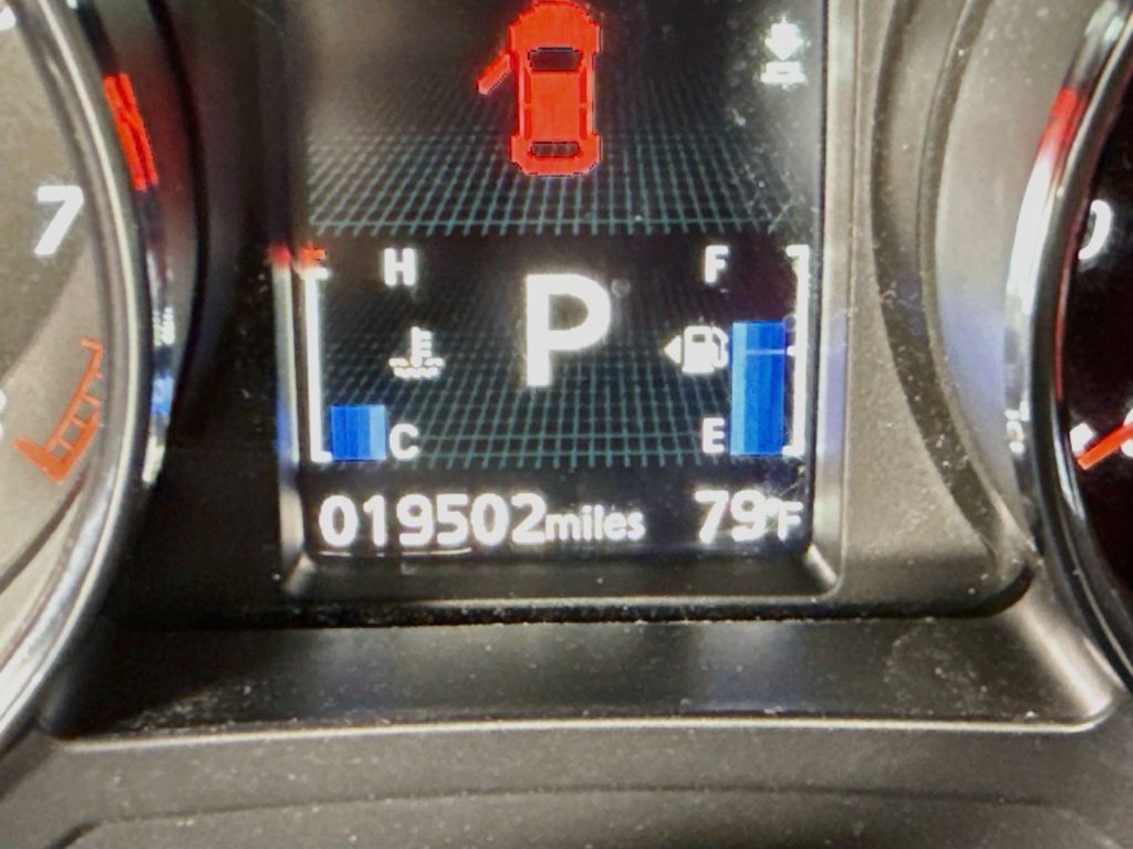 Used 2026 Alloy Silver Metallic Mitsubishi ES image 12
