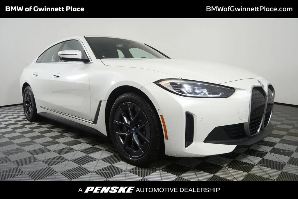 2023 BMW i4 eDrive35's photo