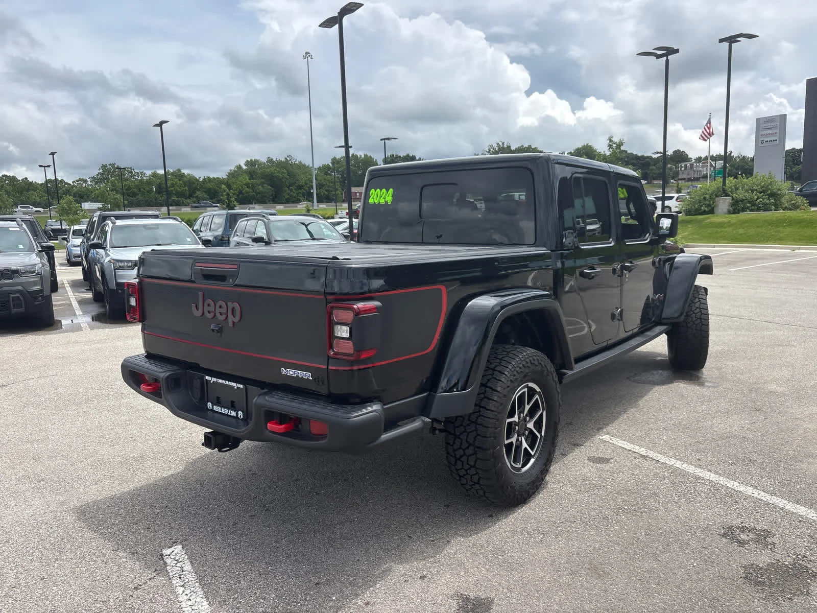 Used 2024 BLACK Jeep Rubicon image 9
