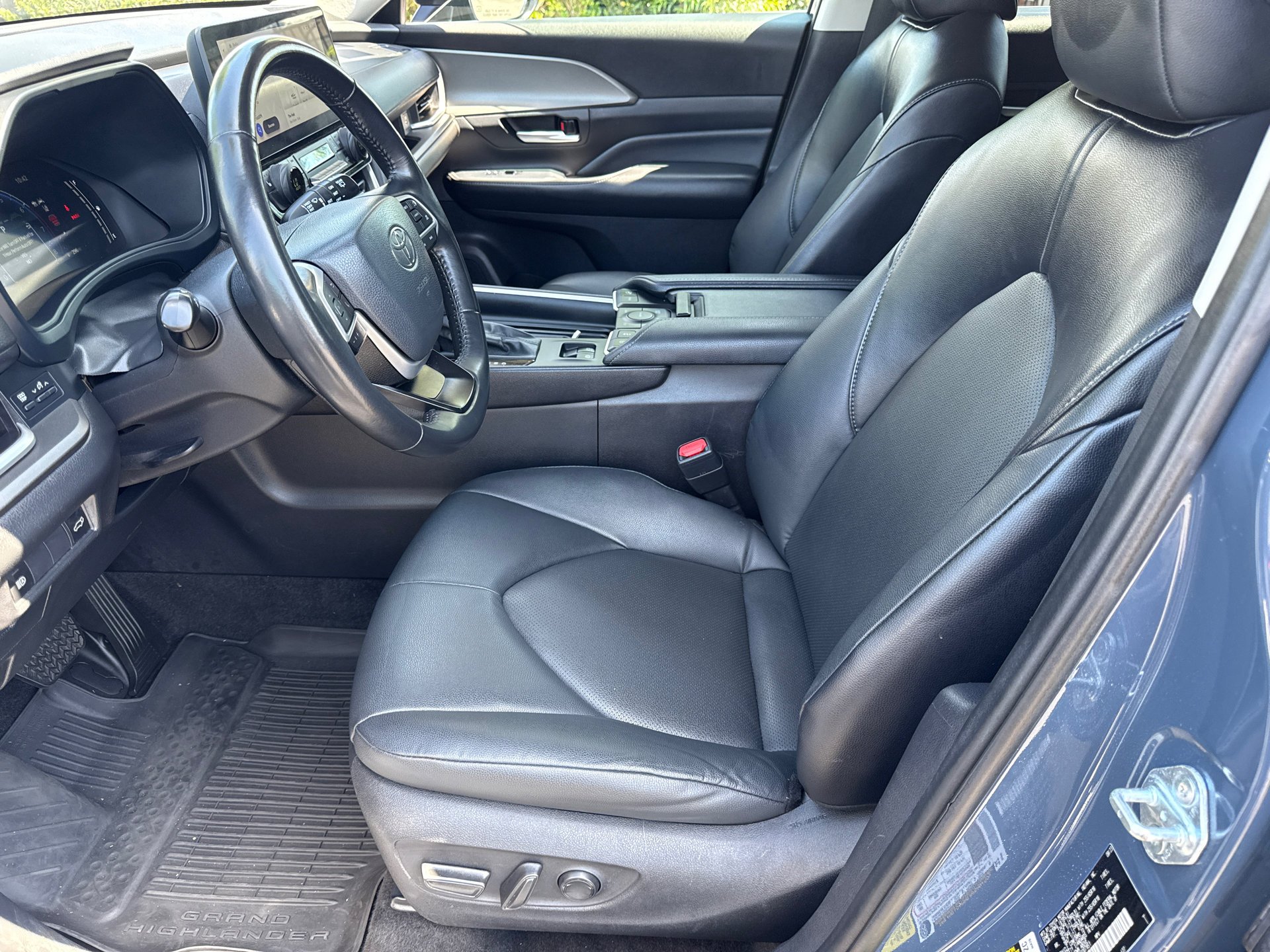 Certified Used 2024 Cloud Toyota XLE image 22