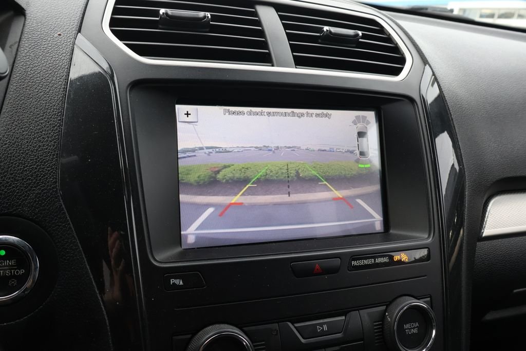 Used 2018 Shadow Black Ford XLT image 23