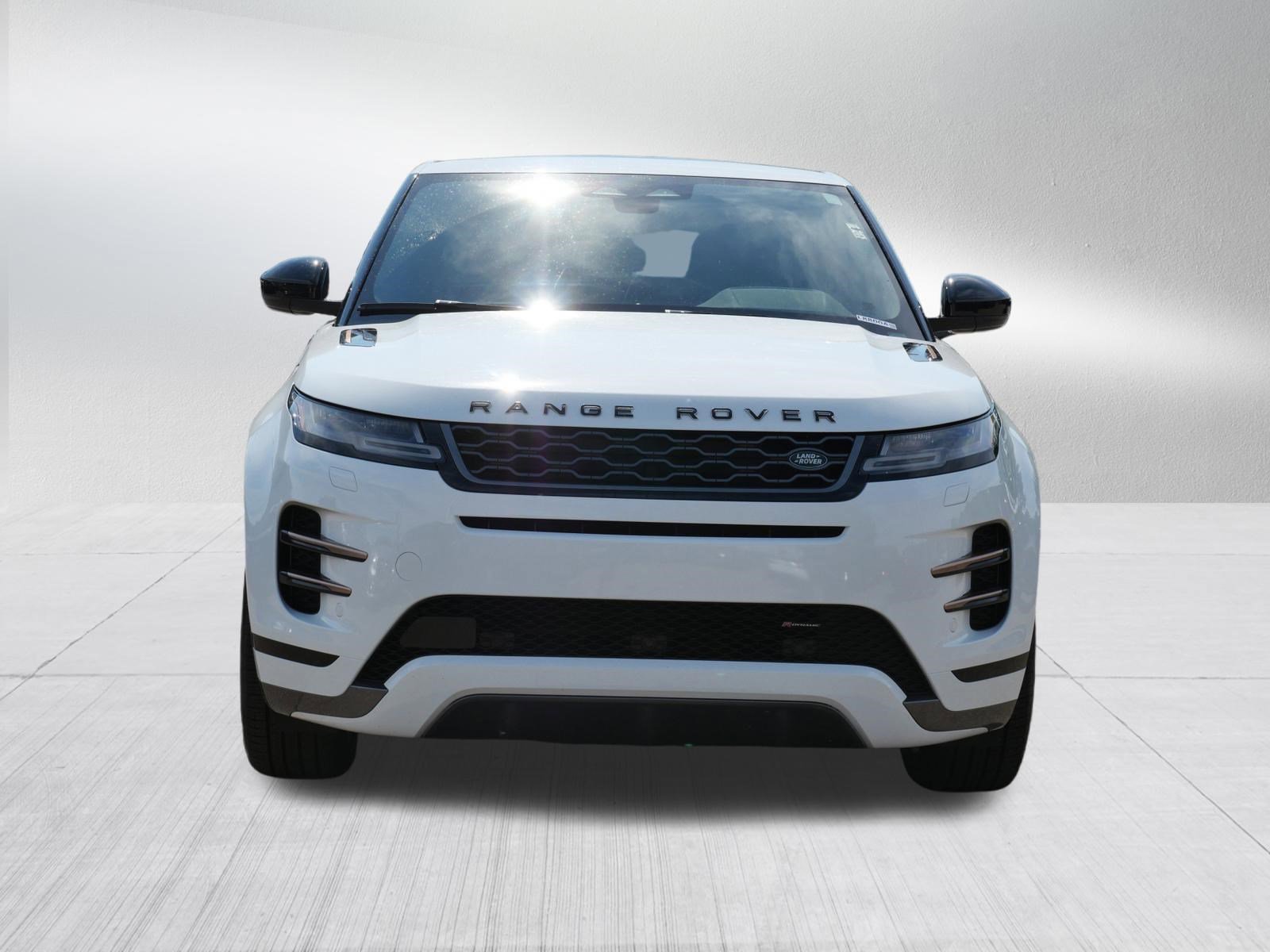 Used 2023 Fuji White Land Rover R-Dynamic SE image 8