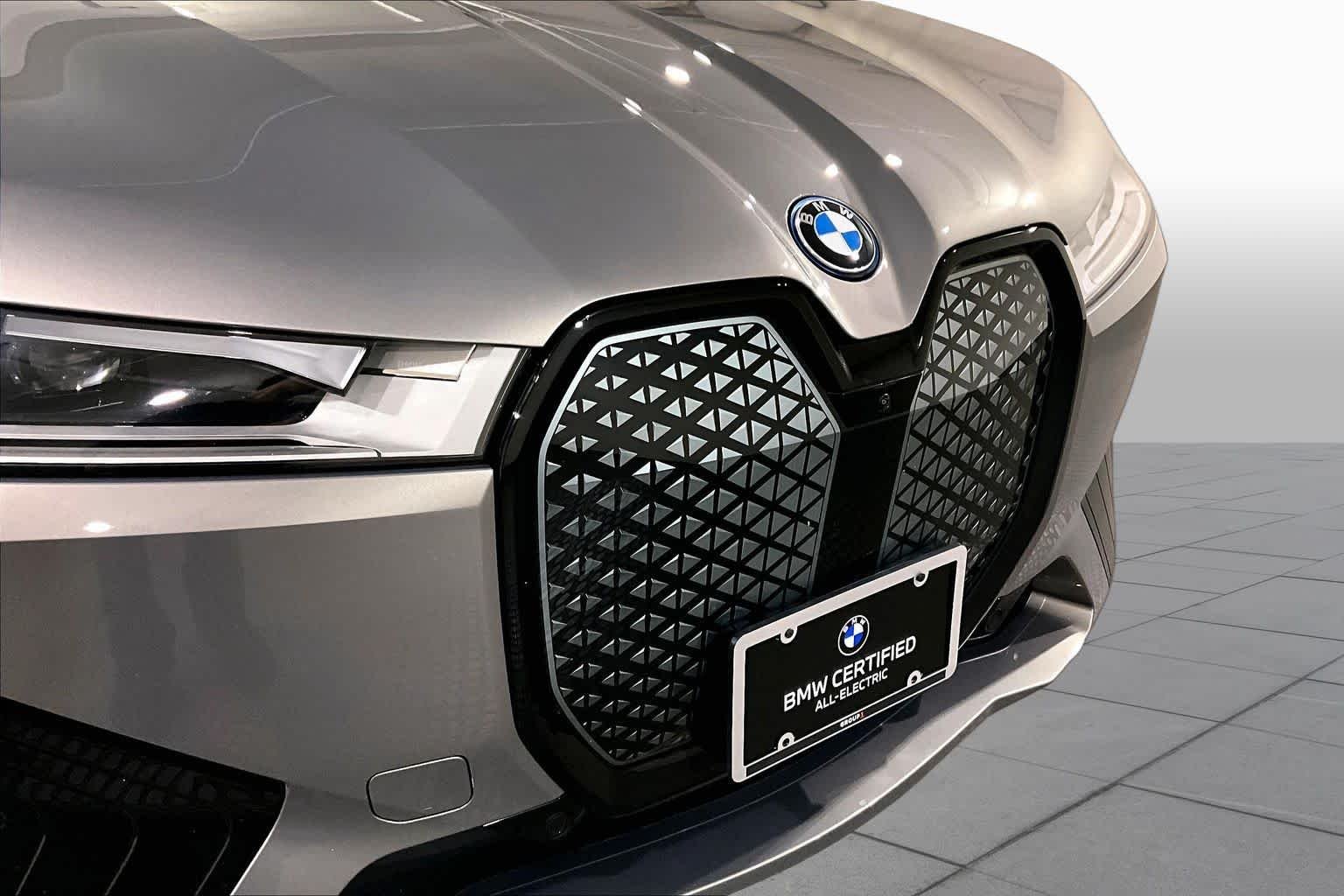 Used 2025  BMW xDrive50 image 29