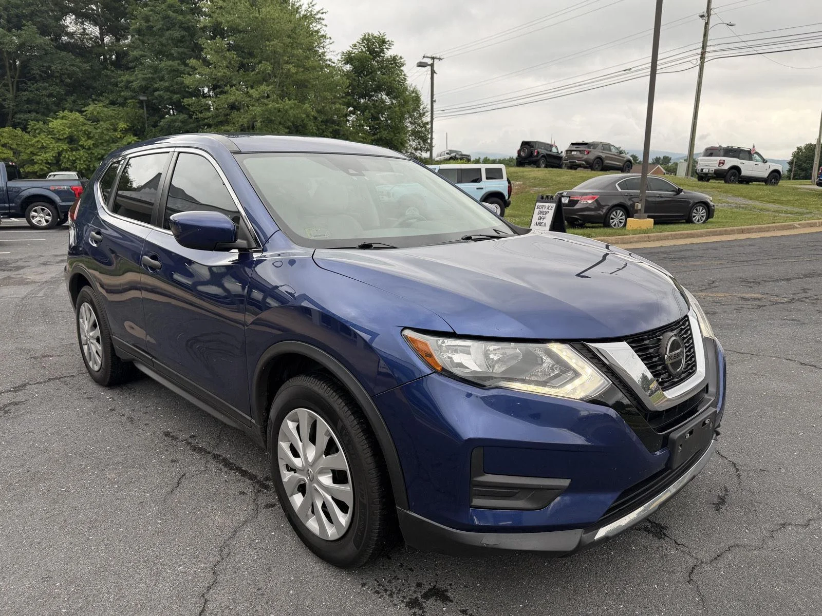 Used 2019 Caspian Blue Metallic Nissan S image 6