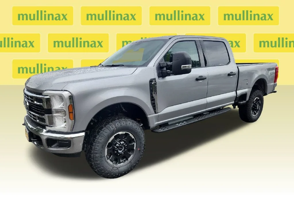 New 2027 Silver Ford XLT image 10