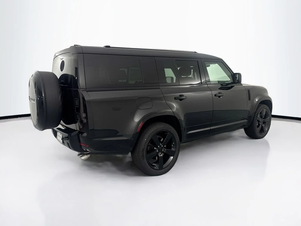New 2026 Santorini Black Land Rover V8 image 5