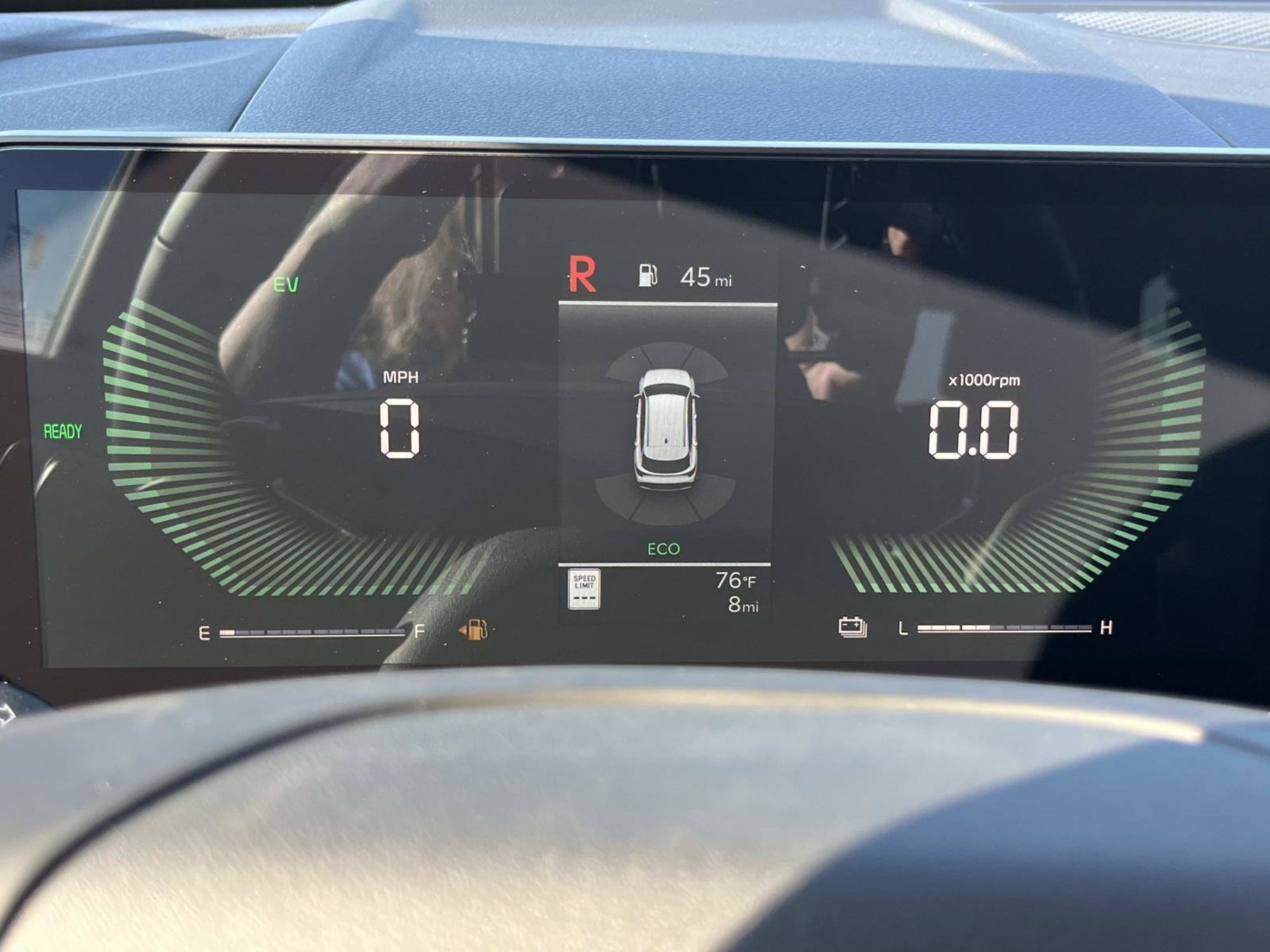 New 2027 Gravity Gray Kia LX image 31
