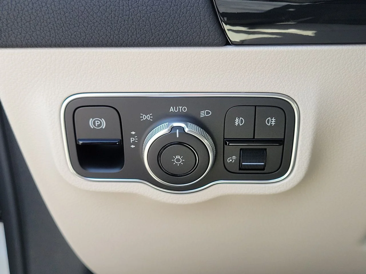 New 2026 Polar White Mercedes-Benz GLA 250 image 23