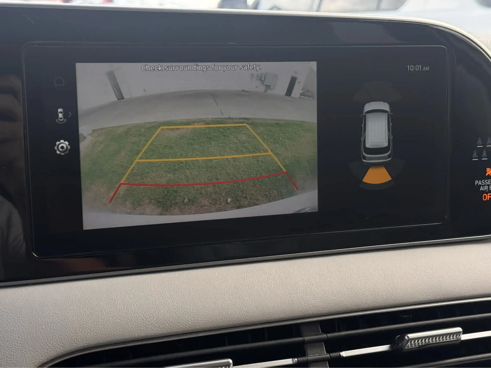 Used 2022 Hyper White Hyundai SEL image 12