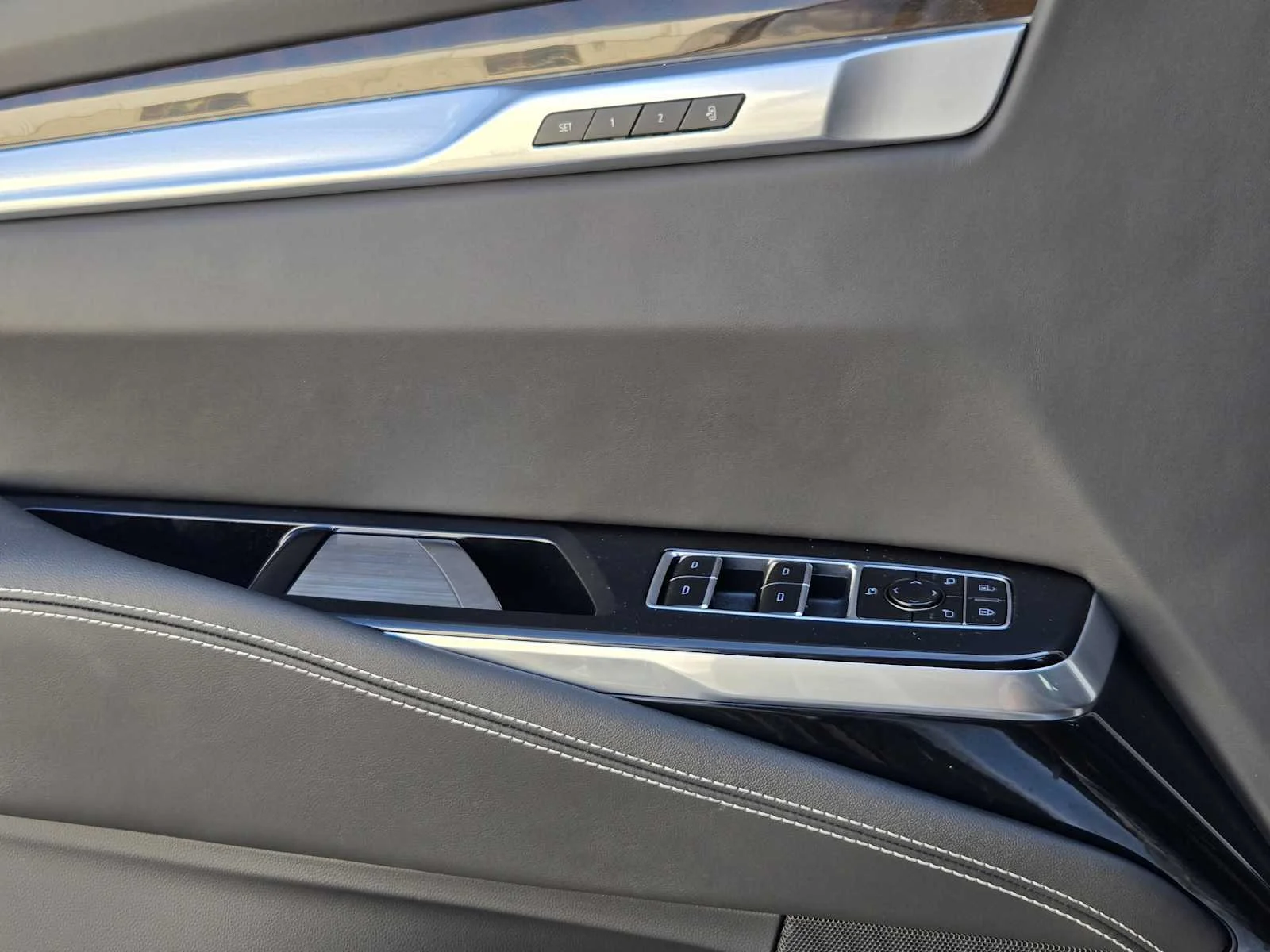 2026 Cadillac Escalade Platinum Sport - Photo 16