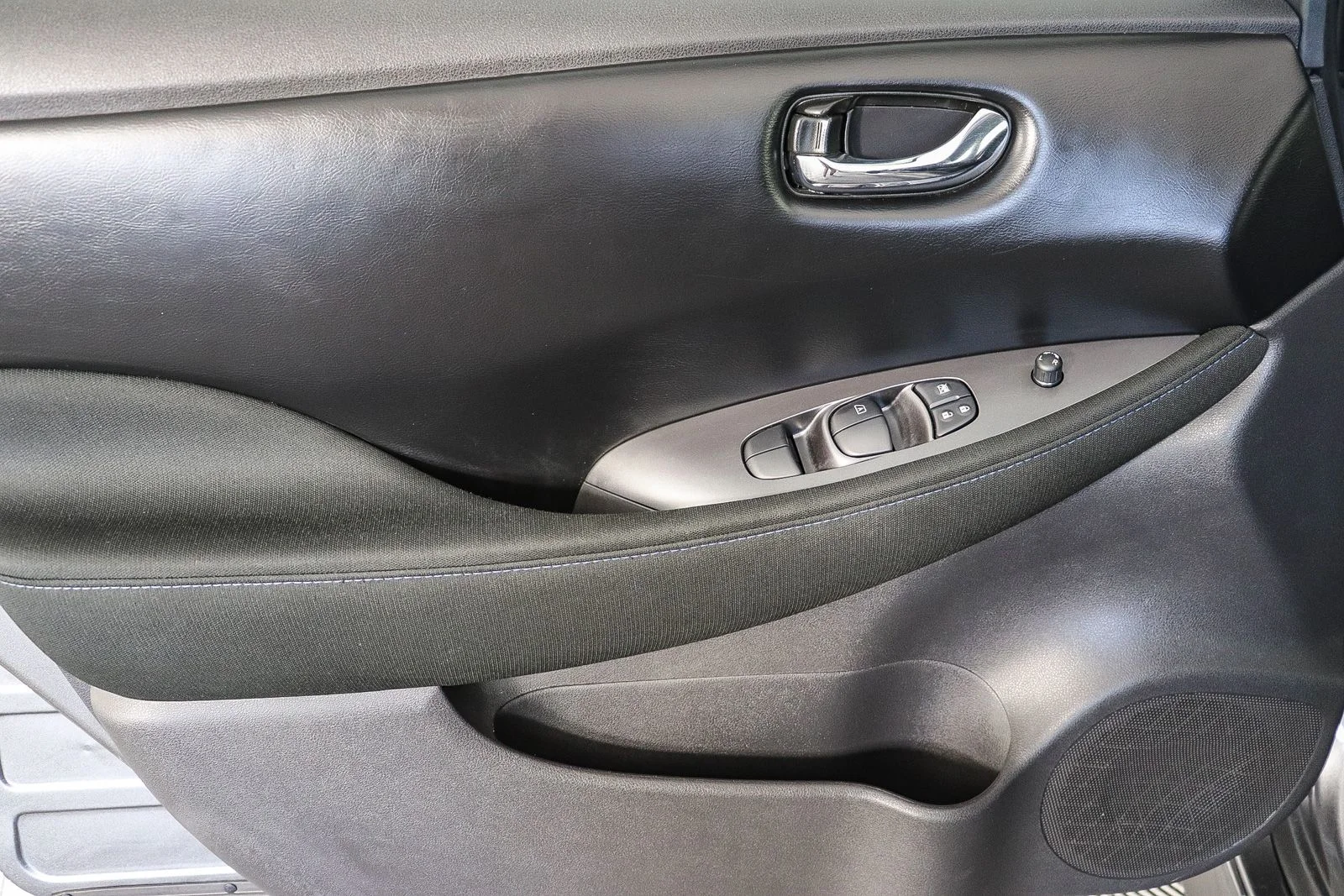 Used 2025 Gray Nissan S image 22