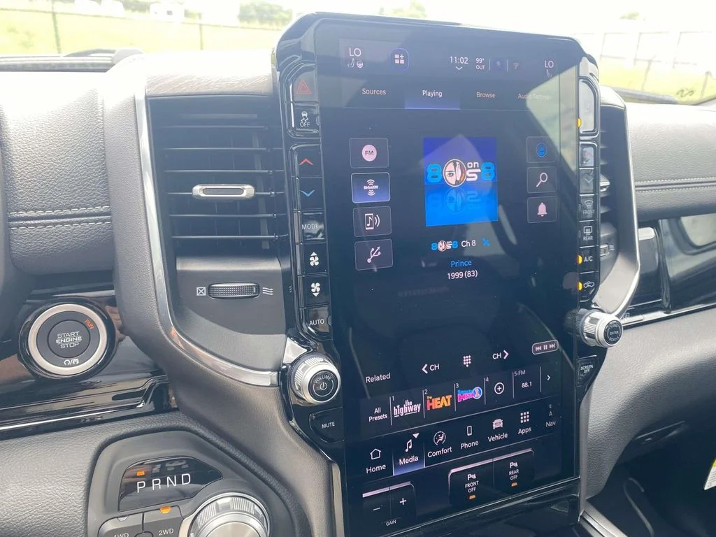 New 2026 Diamond Black Crystal Pearl-Coat Exterior Paint RAM Laramie image 17