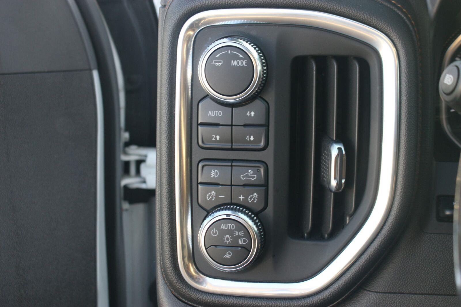 Used 2021 SUMMIT WHITE GMC AT4 image 33