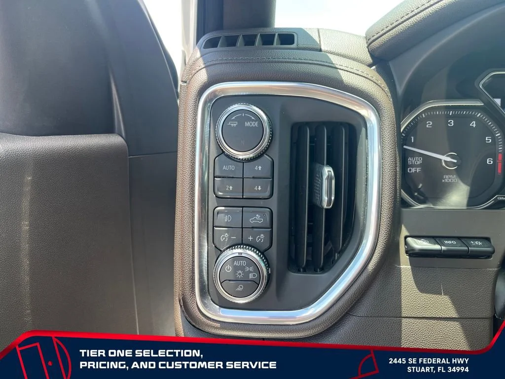 Used 2021 WHITE FROST TRICOAT GMC Denali image 19