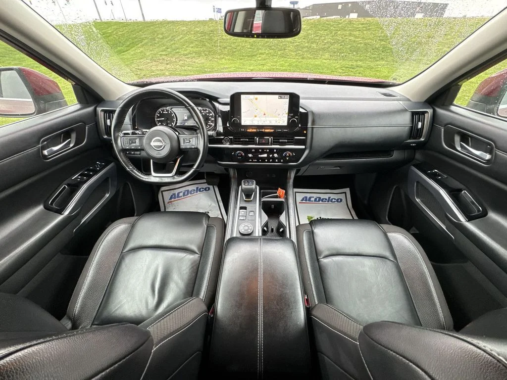 Used 2022 Red Nissan SL image 21