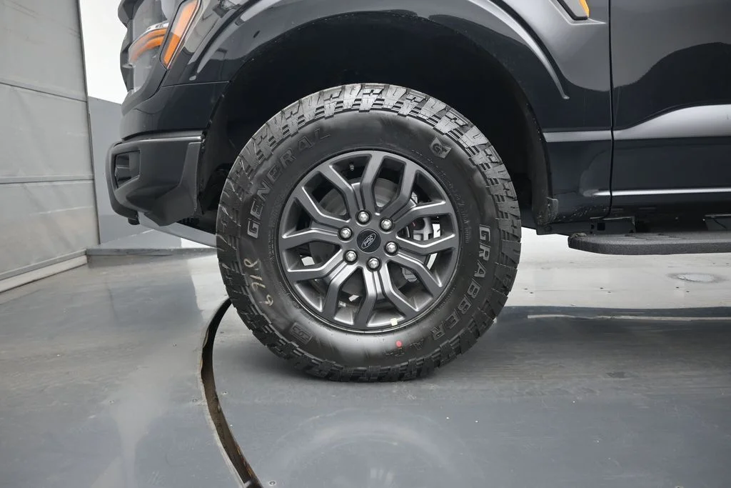 New 2026 Agate Black Metallic Ford Tremor image 29