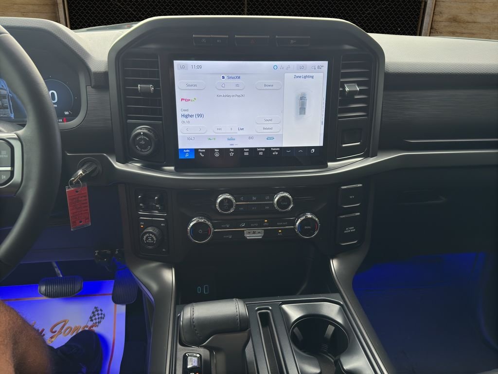 Used 2024 Agate Black Metallic Ford XLT image 27