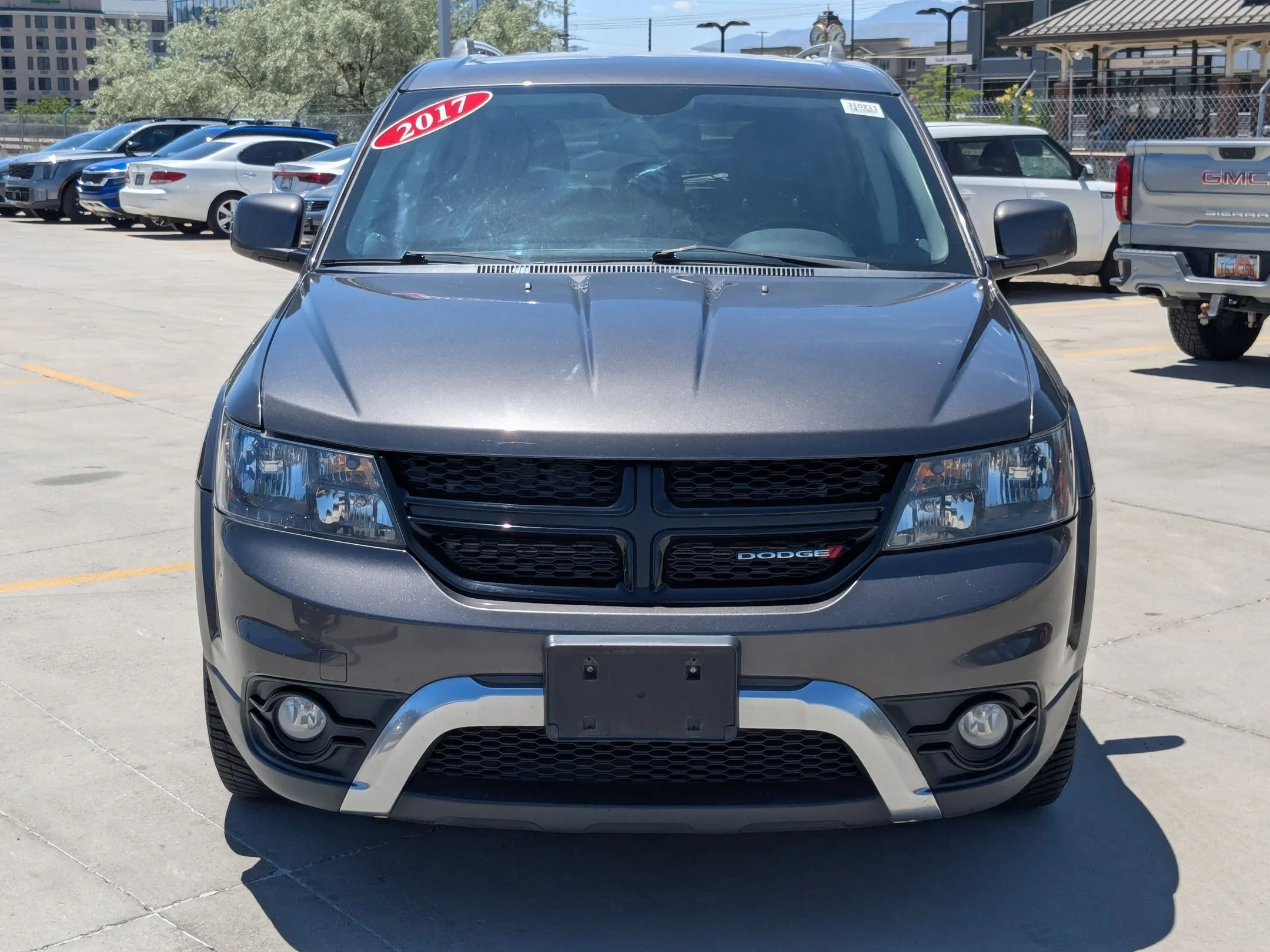 Used 2017 Granite Pearlcoat Dodge Crossroad Plus image 8