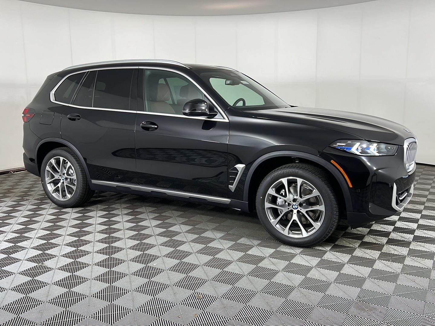 New 2026 Black Sapphire Metallic BMW xDrive40i image 15