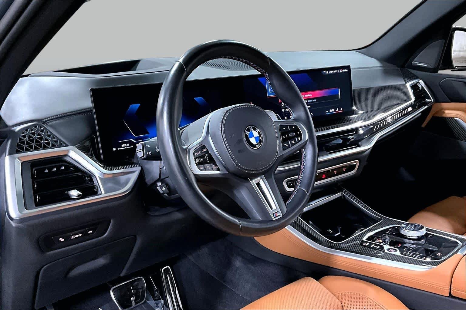 Used 2025 Skyscraper Grey Metallic BMW M60i image 32