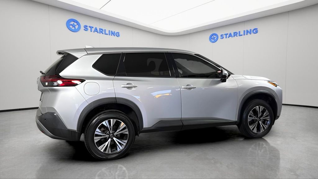 Used 2021 Silver Nissan SV FWD image 10