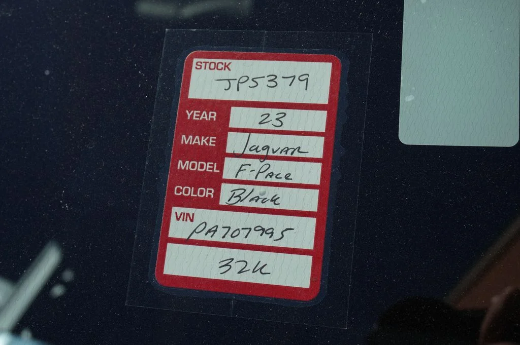Used 2023  Jaguar P250 S image 32