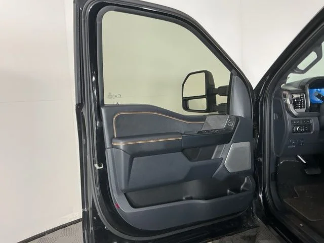 2024 Ford F-350 Super Duty Platinum - Photo 17