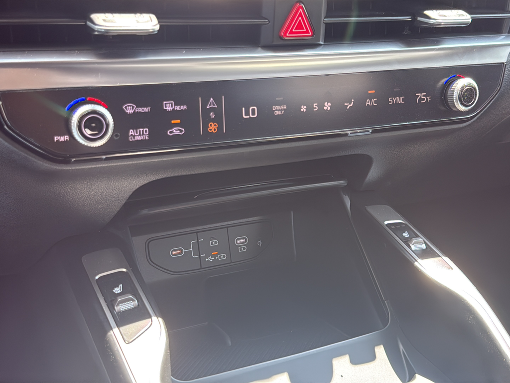 Used 2025 Black Kia EX image 21