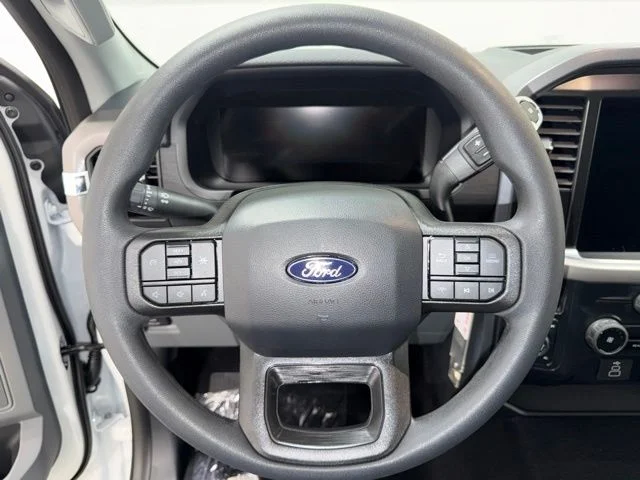 New 2026 Oxford White Ford XLT image 15
