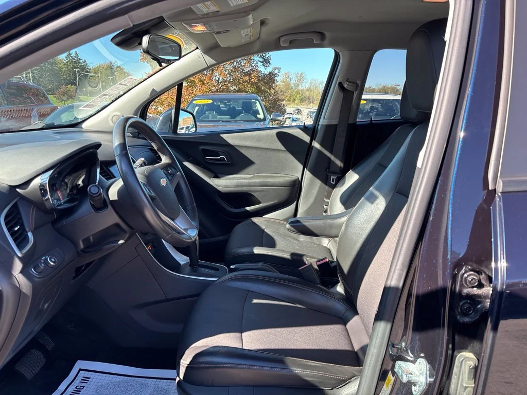 Used 2022 Blue Chevrolet LT image 19