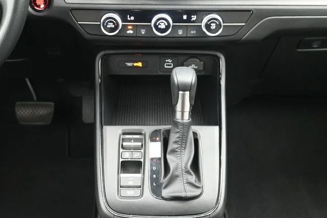 Used 2023 White Honda LX image 21
