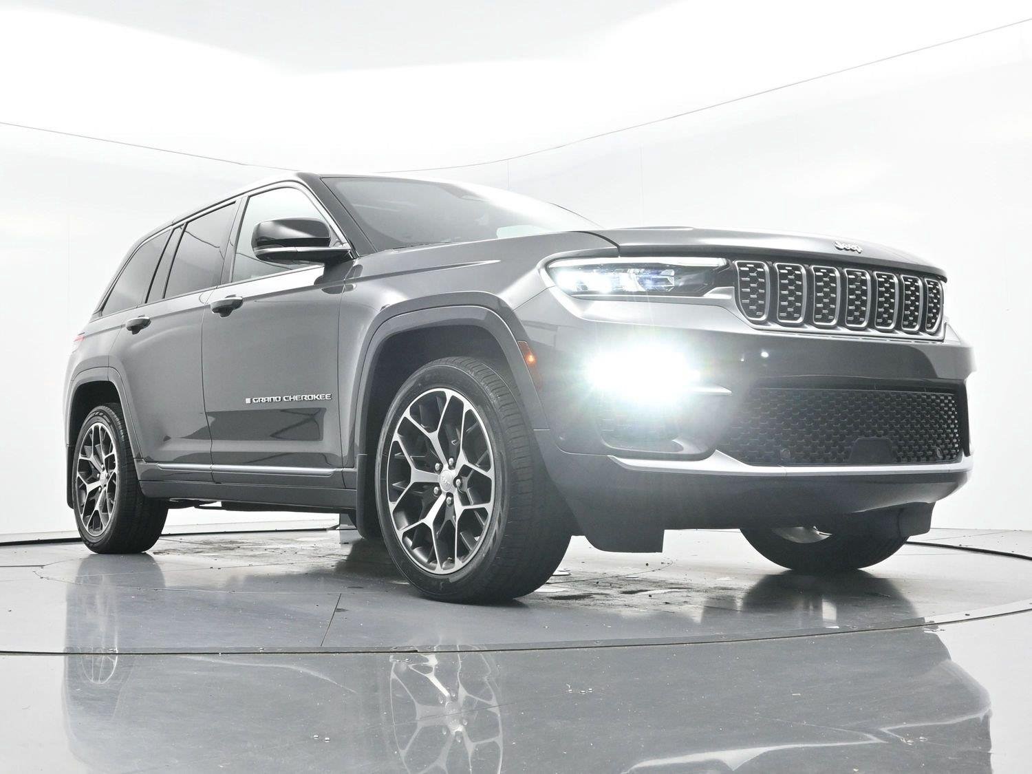 Used 2022 Baltic Gray Metallic Clearcoat Jeep Summit Reserve image 39