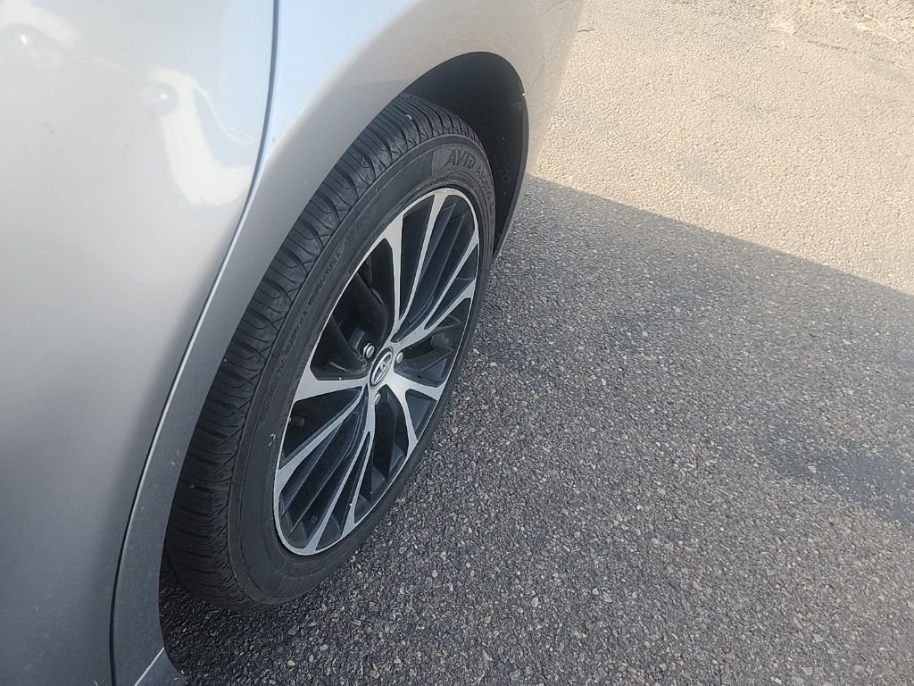 Used 2019 Silver Toyota SE image 9