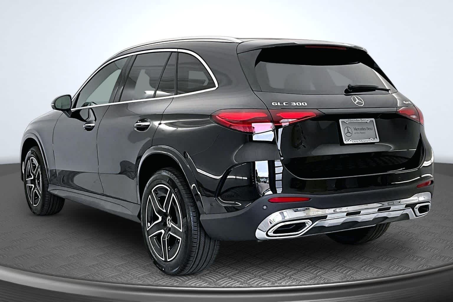 New 2026 Obsidian Black Metallic Mercedes-Benz GLC 300 image 4