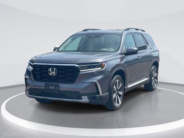 Used 2024 Crystal Black Pearl Honda Touring image 3