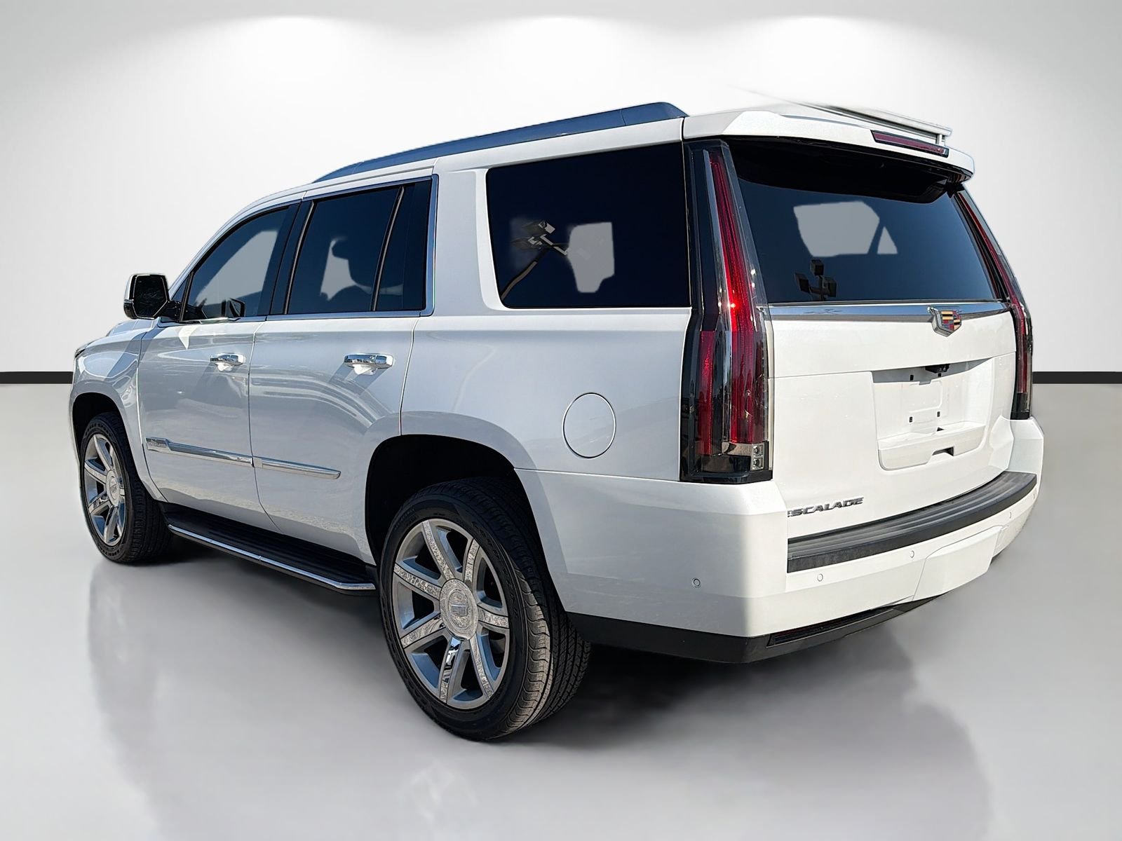 Used 2020 White Cadillac Luxury image 5