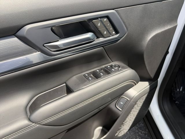 Used 2025 White GMC Elevation image 19
